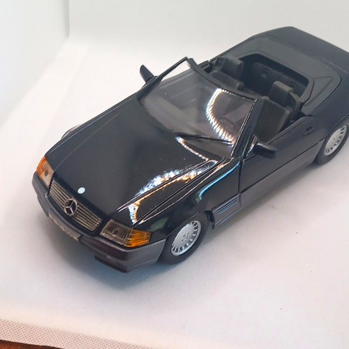 Maisto mercedes benz - maisto, 1/8